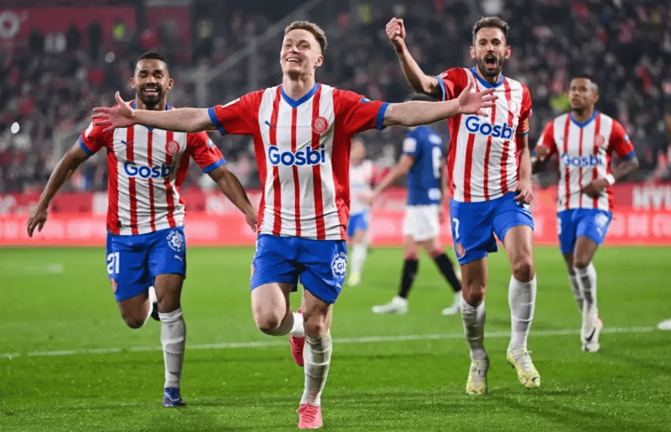 科维托娃在曼联比赛中战术调整,比赛局势复杂引发热议!AYX SPORTS官网